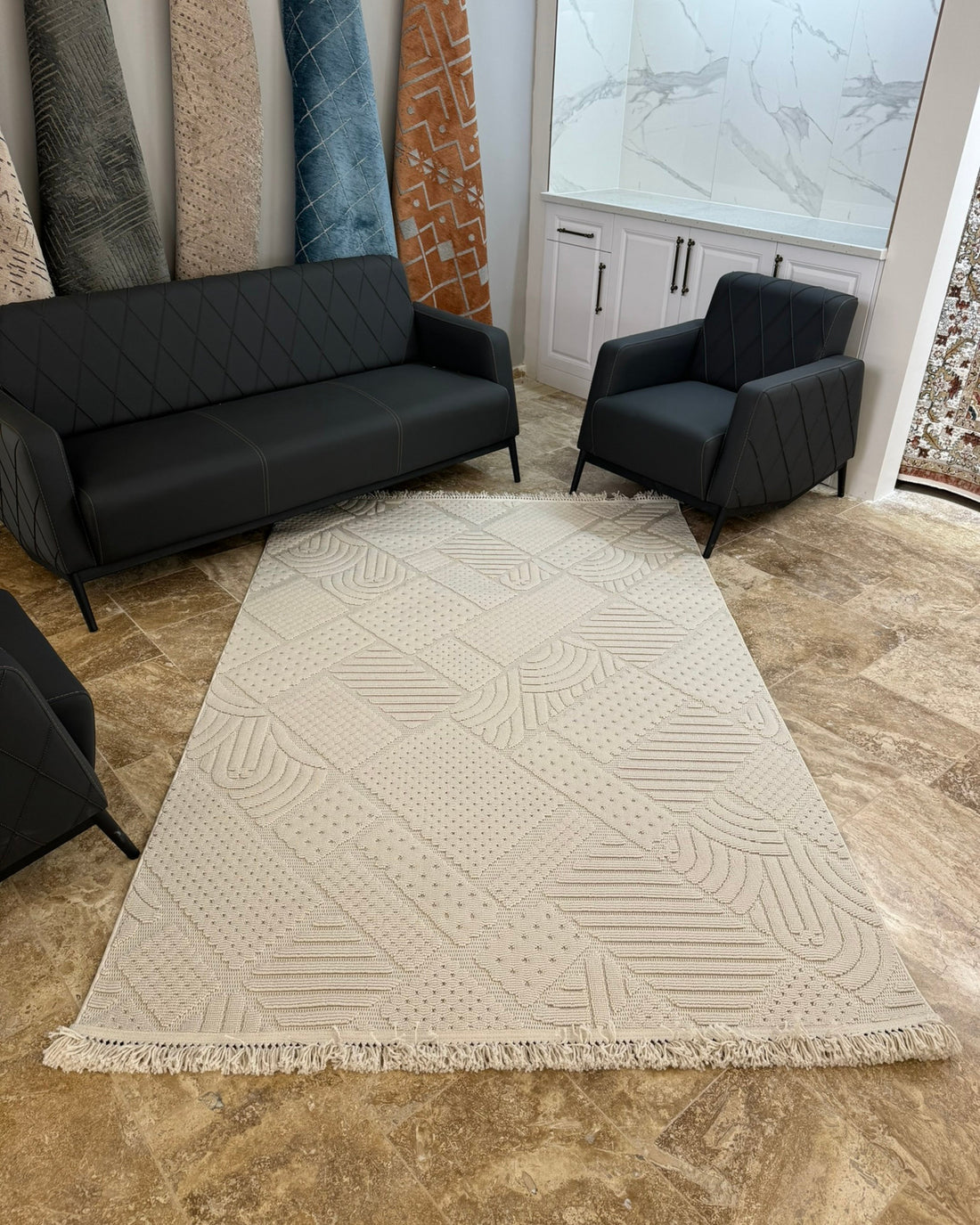 Buklem Desenli Makine Halısı Bej