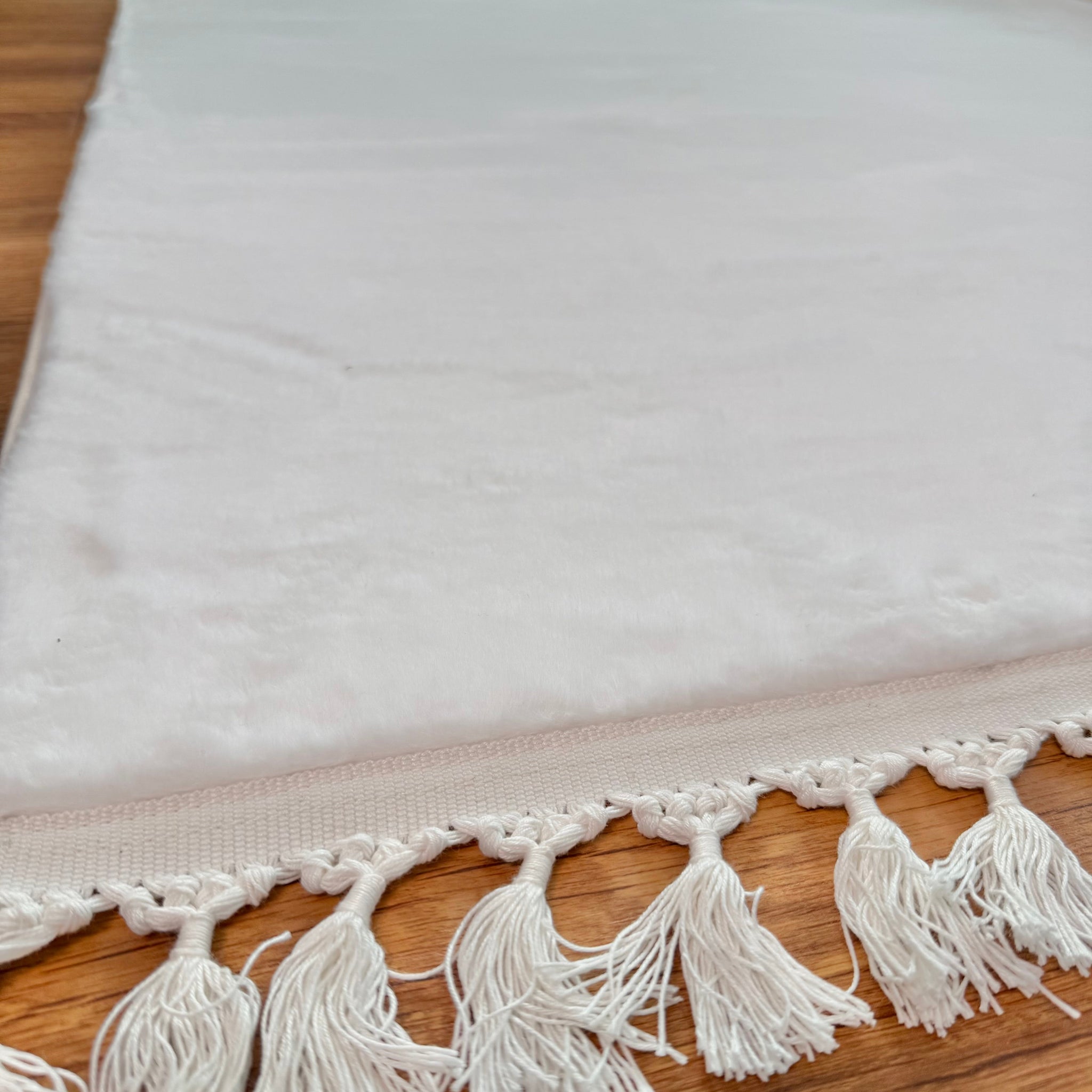Tavşan Peluş Halı Beyaz